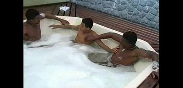  Hot tub party   XVIDEOS.COM